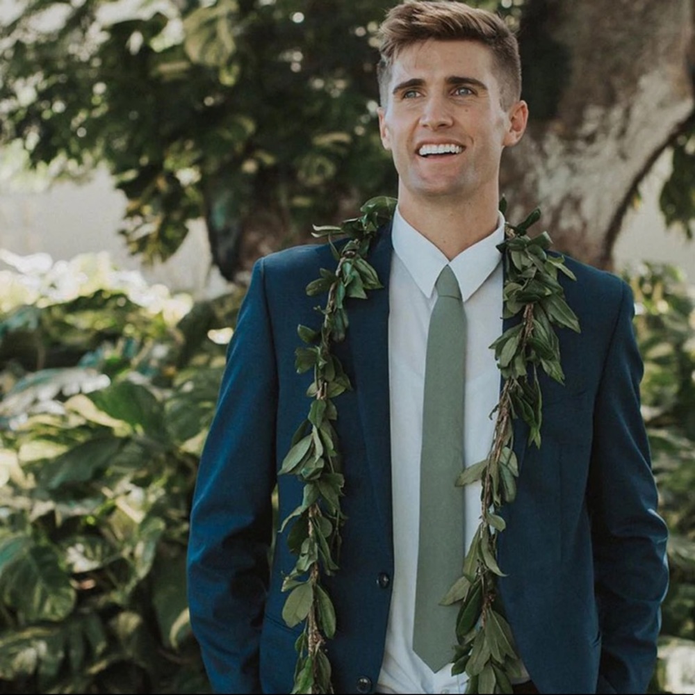 Dazi: Men’s Linen Ties in Sage